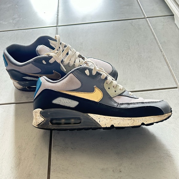 NikeID Custom Air Max 90 sneakers - Picture 2 of 10